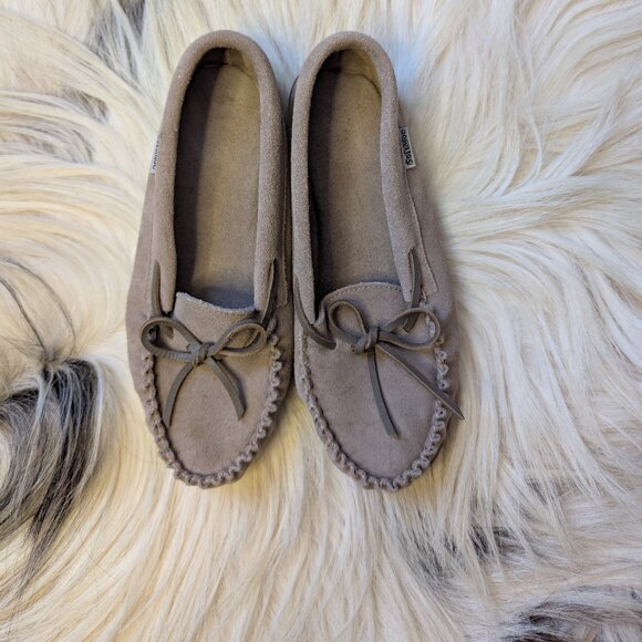 NWOT SoftMoc Natasha Suede Moccasin Slippers | Indoor/Outdoor | Tan | Size 8 - Picture 2 of 8